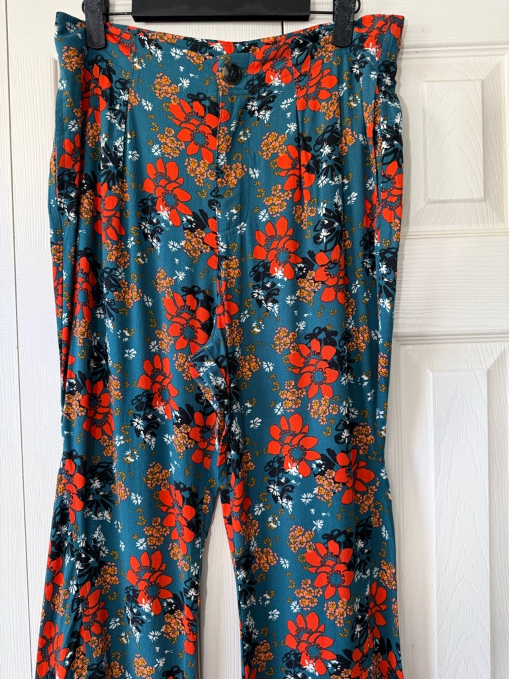 Free People Can't Take my Eyes off You Floral Bell Bottom Flare Pants Size Small - Picture 4 of 12